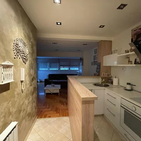 Comfy & Cozy - Parking