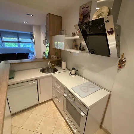 Comfy & Cozy - Parking Apartment
